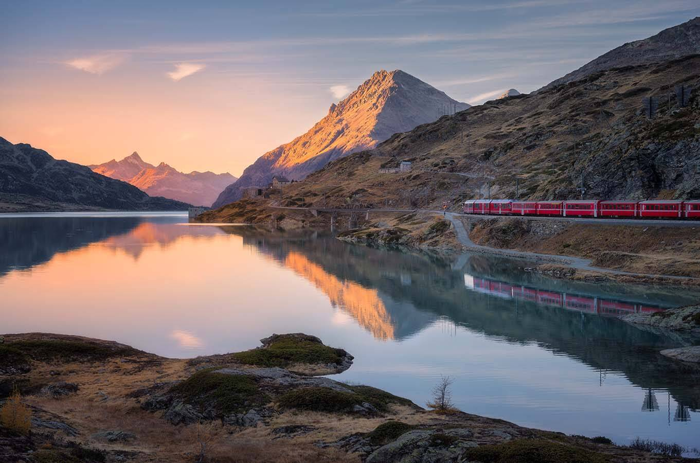 伯尔尼纳快车黄昏湖景